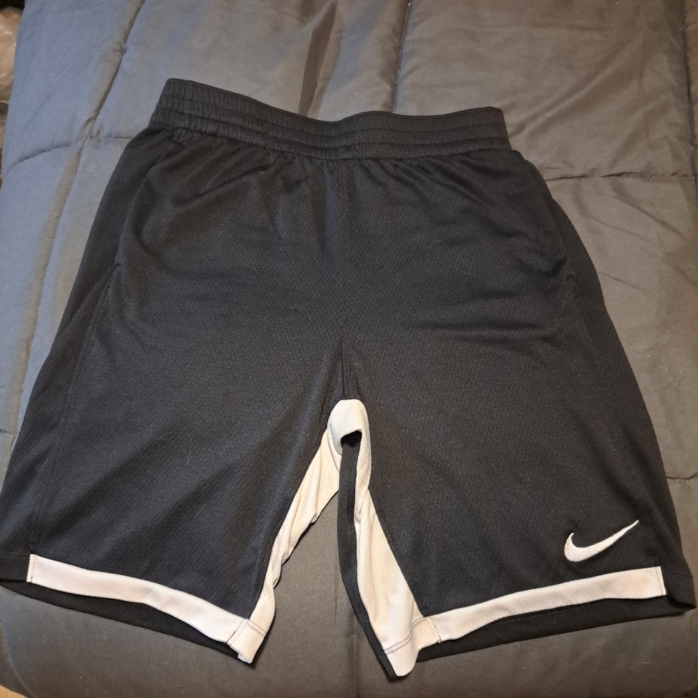 Nike Boys Shorts XL